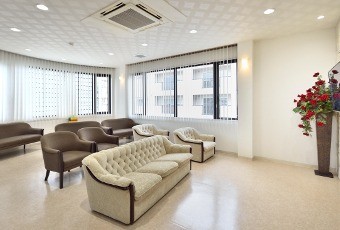 【隼人駅徒歩圏内／土曜午前も診療】精密な検査体制と先進設備がそろうむらおか歯科