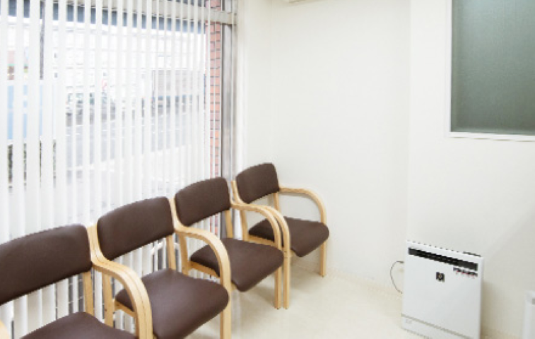 ①受付②待合室③診療室