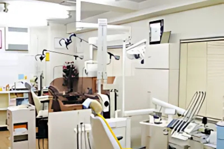 ①診療室②待合室③医院スタッフ