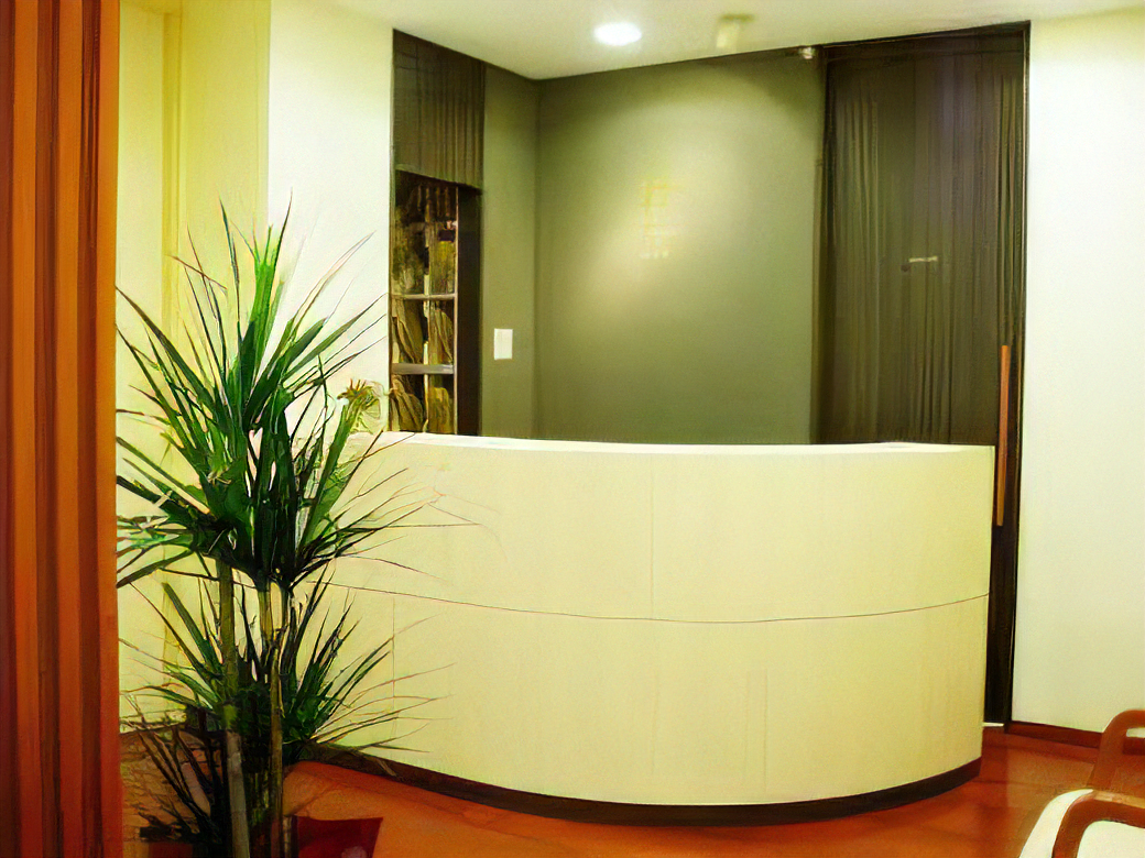 ①受付②待合スペース③診療室