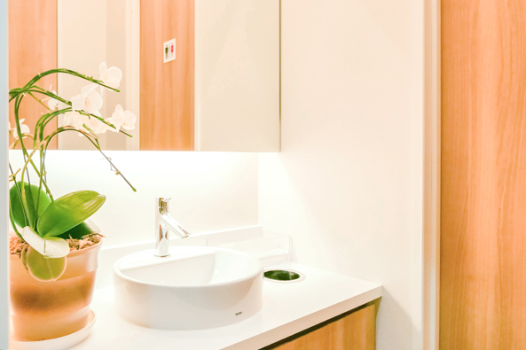 ①受付②待合室③パウダールーム