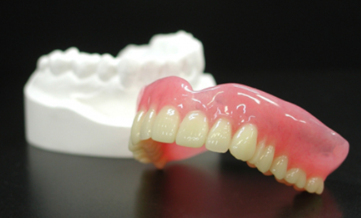 ①外観②義歯治療はお任せください③入れ歯