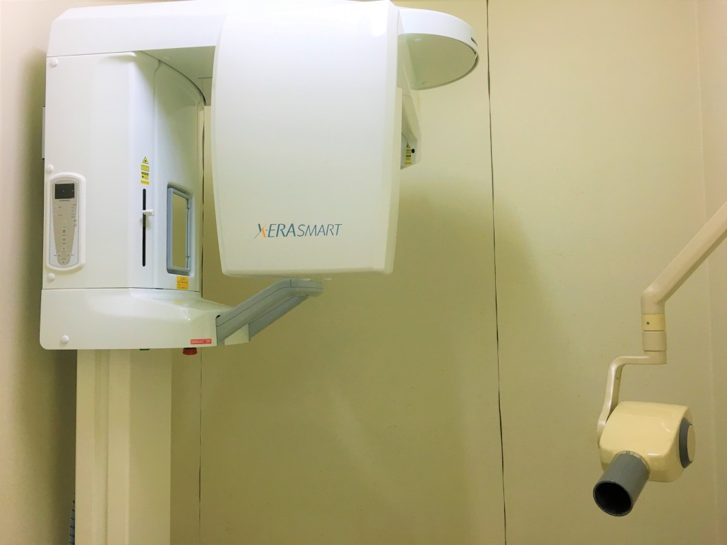 ①医院外観②待合室③デジタルレントゲン完備