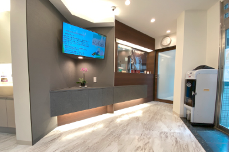 ①受付②待合室③診療室