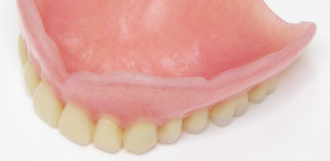 義歯治療をご検討中の方は、お気軽にご相談ください