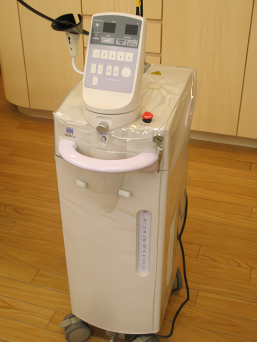 快適な装着感と自然な見た目を両立した入れ歯で食事を楽しむ