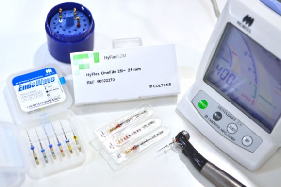 歯を長く守るための精密な根管治療