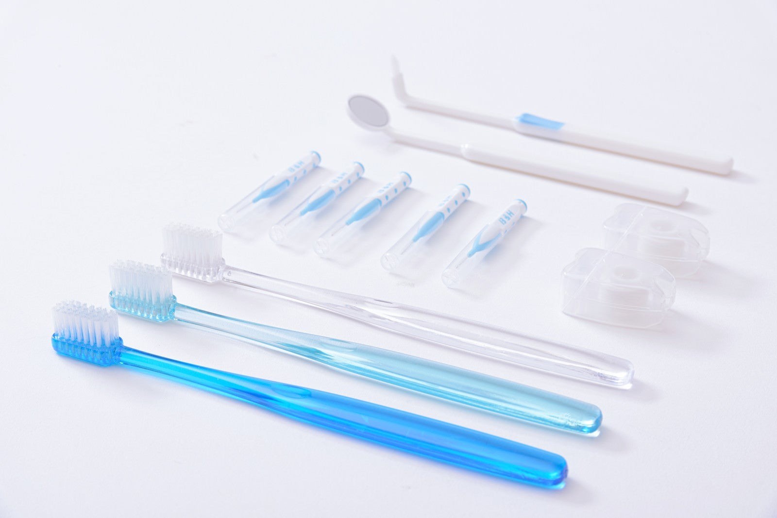 将来までご自身の歯で快適に過ごせる状態を支えるため、継続的な予防管理を行っています。※写真はイメージです。