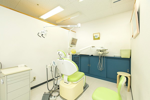 診療ユニットは個別に区切られているためプライバシーが守られます