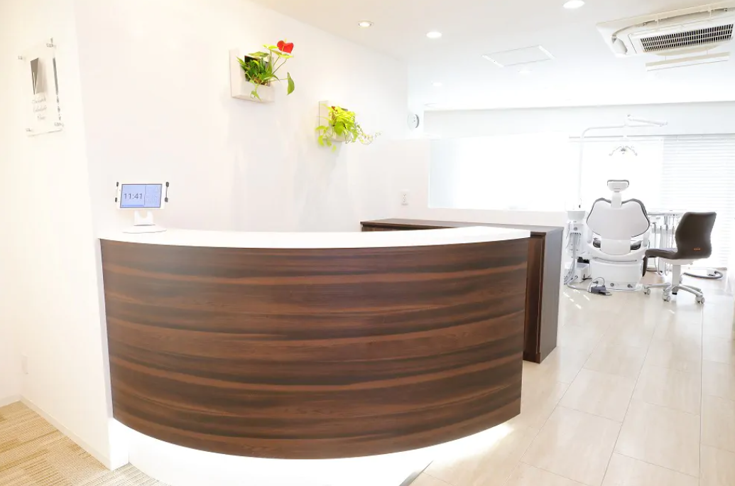 【吉祥寺駅から徒歩2分】【インビザライン・ダイヤモンドプロバイダー認定】専門医の豊富な経験と透明マウスピースで実現する井の頭矯正歯科