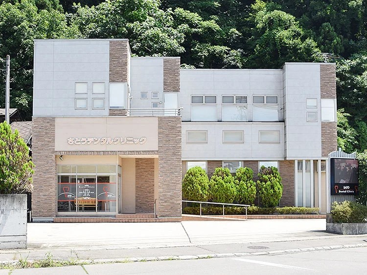 ①外観②受付③診療室