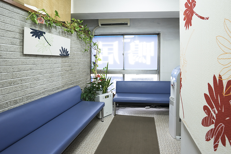 ①歯科医院外観②待合スペース③診療スペース