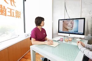 お子様の発育に合わせて、矯正開始のベストな時期を見極める