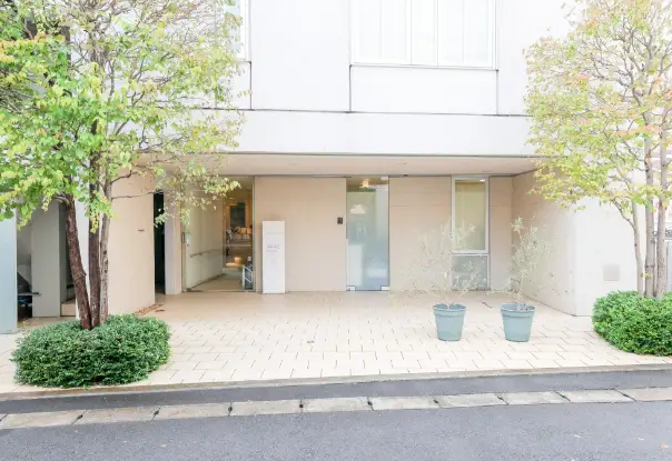 本八幡駅徒歩3分、土曜の午後も診療の総合歯科医院、杉山デンタルクリニック歯科医院