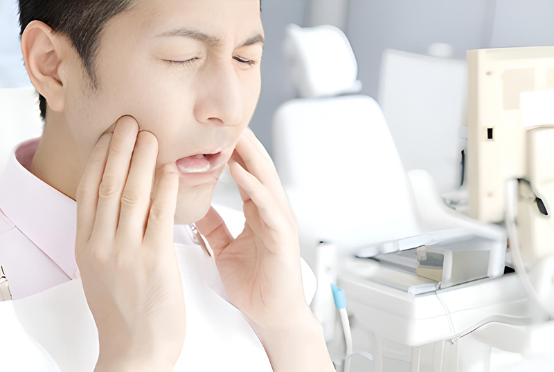 早期発見と専門的ケアで進行を防ぎ、健康な歯を守る歯周病対策