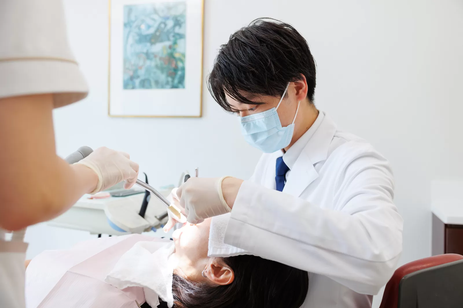 【伊豆急 富戸駅 車8分・駐車場完備】高度インプラント治療に対応する高原歯科医院