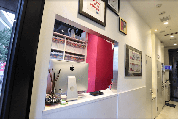 ①外観②受付③キッズルーム