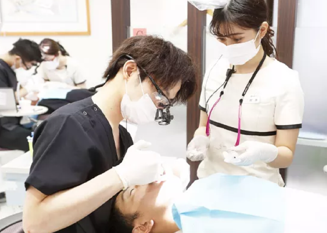 失われた歯を“再構築”する、精密インプラントの設計思想