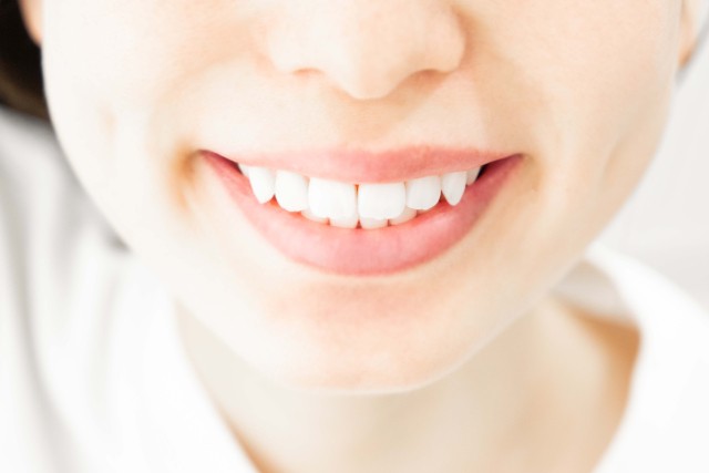 見た目と健康の両面から満足度の高い結果を目指し、継続的な口腔管理まで視野に入れた支援を行っています。※写真はイメージです。