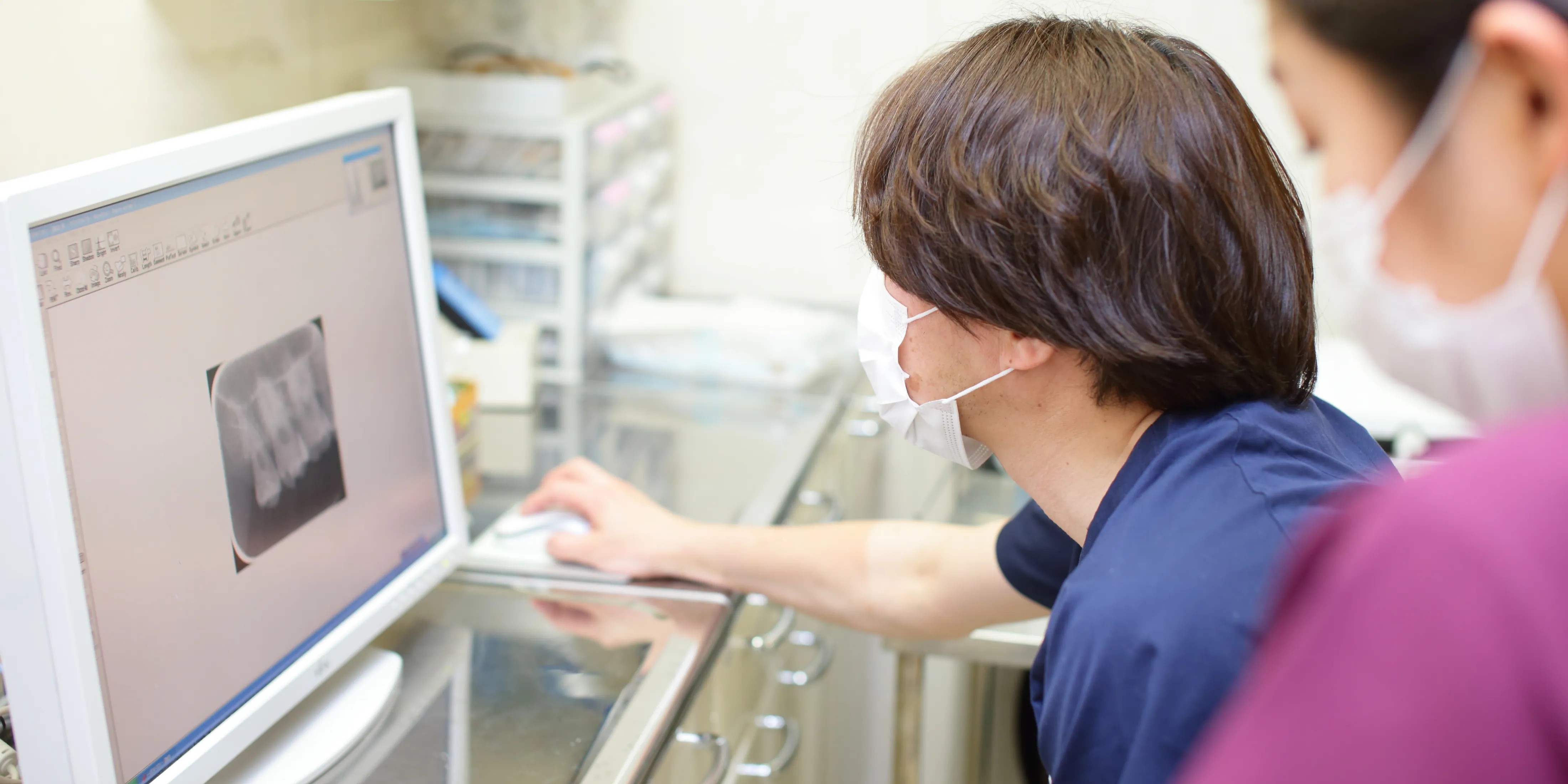 マイクロスコープとラバーダムで再発リスクを抑えています