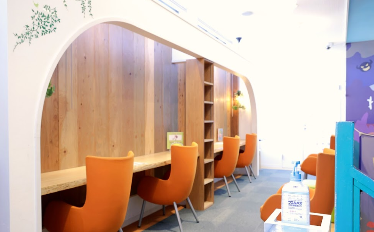 【土曜日診療あり】日々のホームケアの方法や、健康な食生活のアドバイスまで提供する「アソウキッズデンタルパーク」
