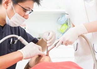 大切な歯を長く保つため、かめのこ歯科クリニックでは日常のケアと定期的なメンテナンスを大切にしています。