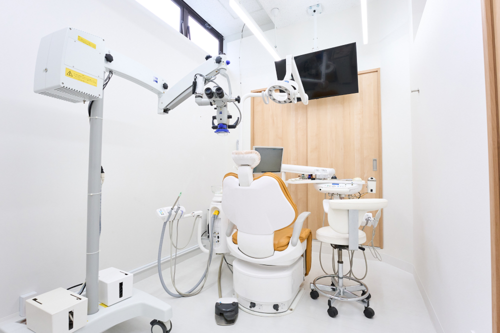 【銀座線 外苑前駅より徒歩1分】やわらかな雰囲気と誠実な治療で、地域の皆様に気軽に足を運んでいただけるクリニックを目指す「岡田歯科医院」