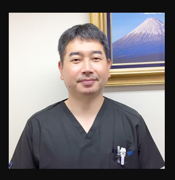 院長の山形　純平