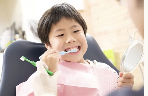 お子様の歯の健康への意識も考えた治療を心がけます