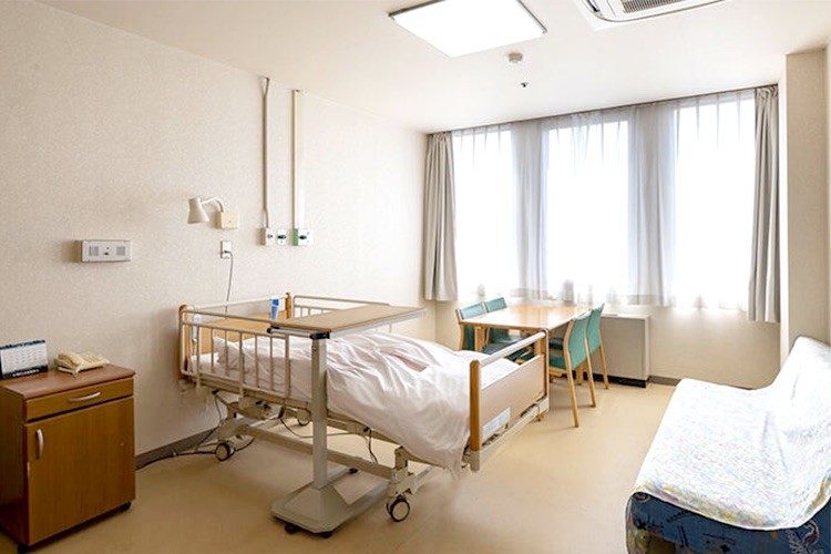 ①外観②入院施設③手術室