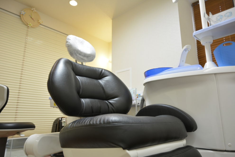 ①外観②待合室③診療チェア