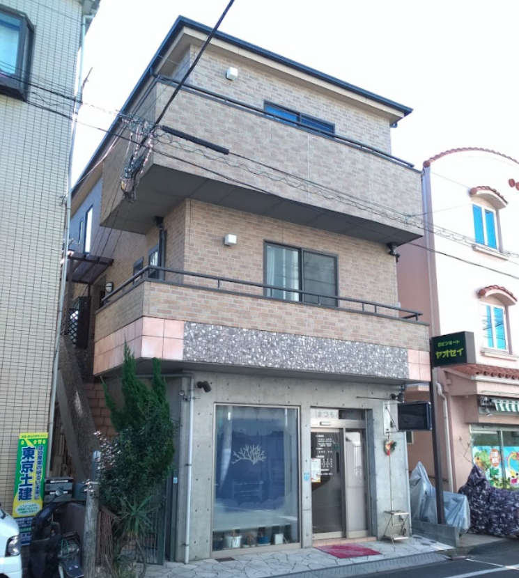 ①外観１②外観２③地域に密着した総合的な診療を