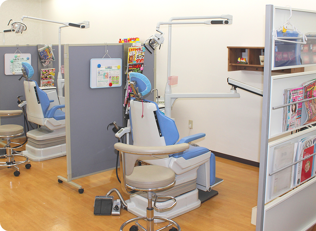 ①外観②丁寧に治療を行います③診察室