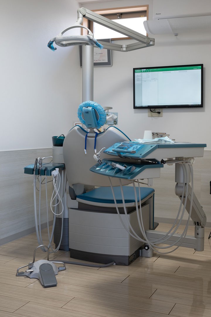 ①外観②診療室③駐車場