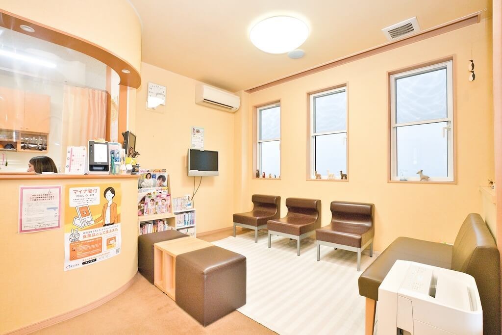 【坂下町駅より徒歩3分】親子二代で紡ぐ信頼、夜間診療や他科連携で地域を支える「かなやま歯科クリニック」