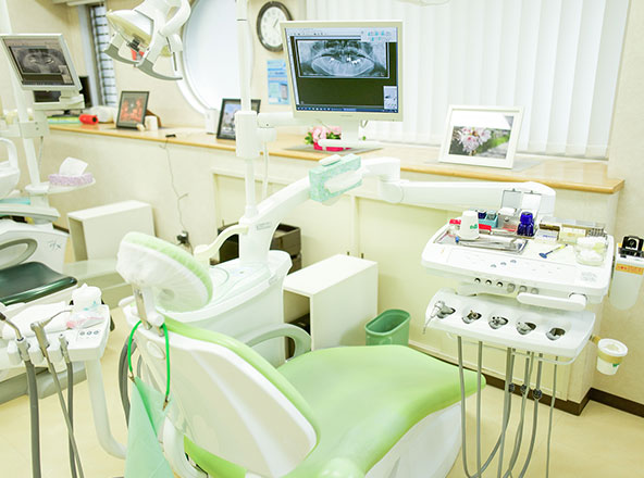 【入谷駅1番出口より徒歩4分】地域に根差した治療で患者様の全身的な生活の質の向上をサポートする「おおくぼ歯科医院」