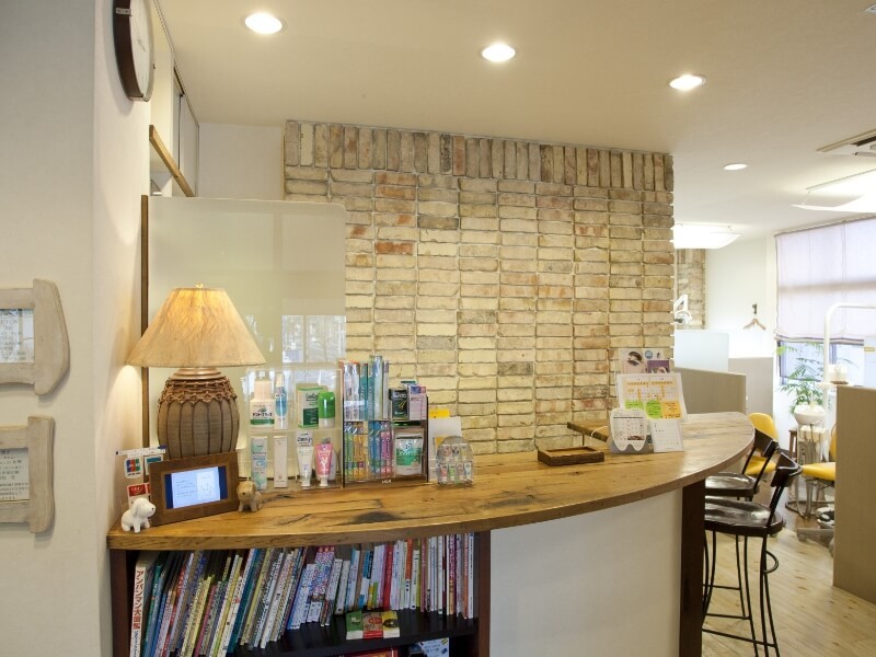 ①外観②受付③診療室