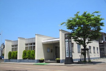 【IRいしかわ鉄道線 小松駅 徒歩5分】痛みに配慮した治療と予防を重視するスマイル歯科