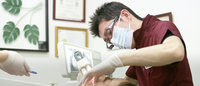 丁寧な型採りでお口にあった詰め物・被せ物を作成いたします