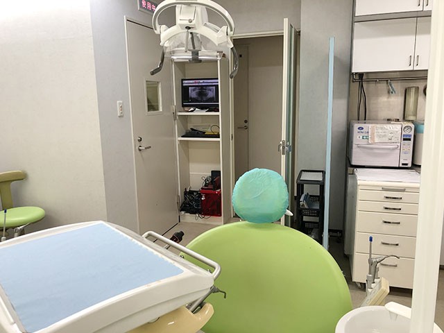 ①入口②受付③診療室