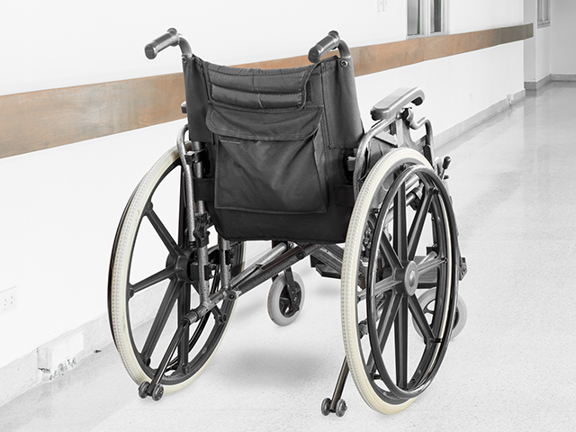 関内駅前ビル歯科医院は車イスの方にも対応しております