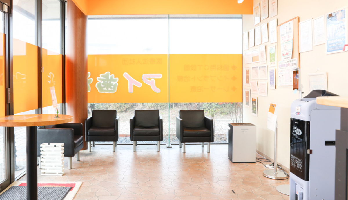 ①アイ歯科②受付③待合室