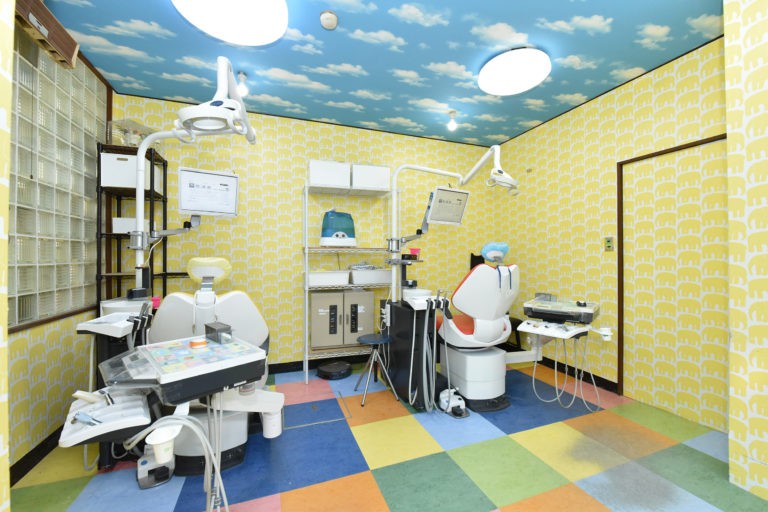 ①待合室②診療室③歯科用CT完備