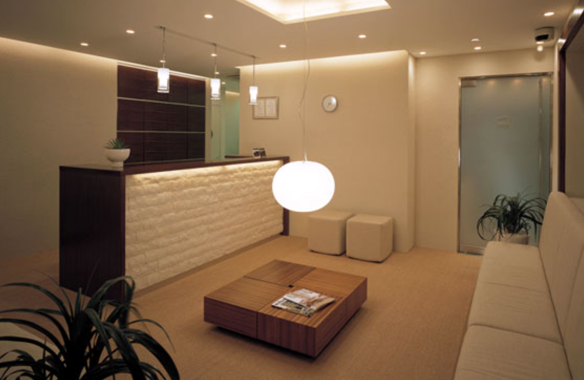 ①外観②受付③治療室