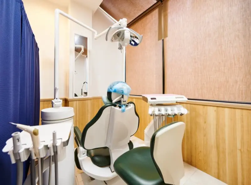 【河内長野駅 西出口より徒歩2分】【女性歯科医師在籍】地域に根ざした子どもから大人まで通える寒川歯科医院