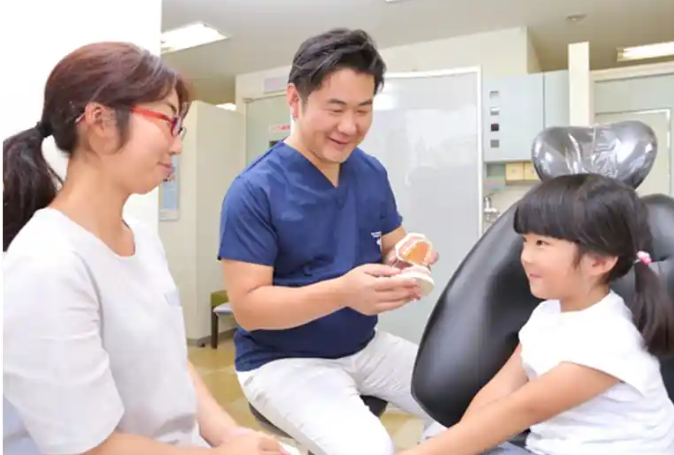 院長の松永 泰典