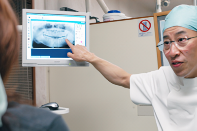 ①診療風景②待合室③診療スペース