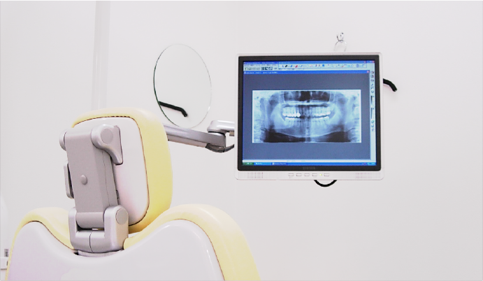診療台にはモニターが設置されておりDVDの再生が可能です