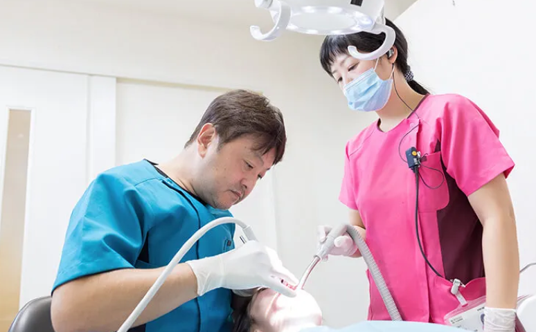 削るより、残す──くろだ歯科医院の虫歯治療