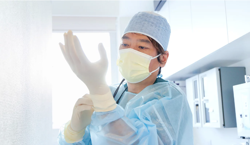 切らない／縫わない／腫れないインプラント治療